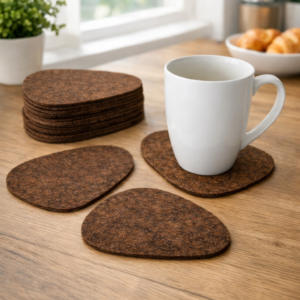 Krūzes paliktnis no merino vilnas filca