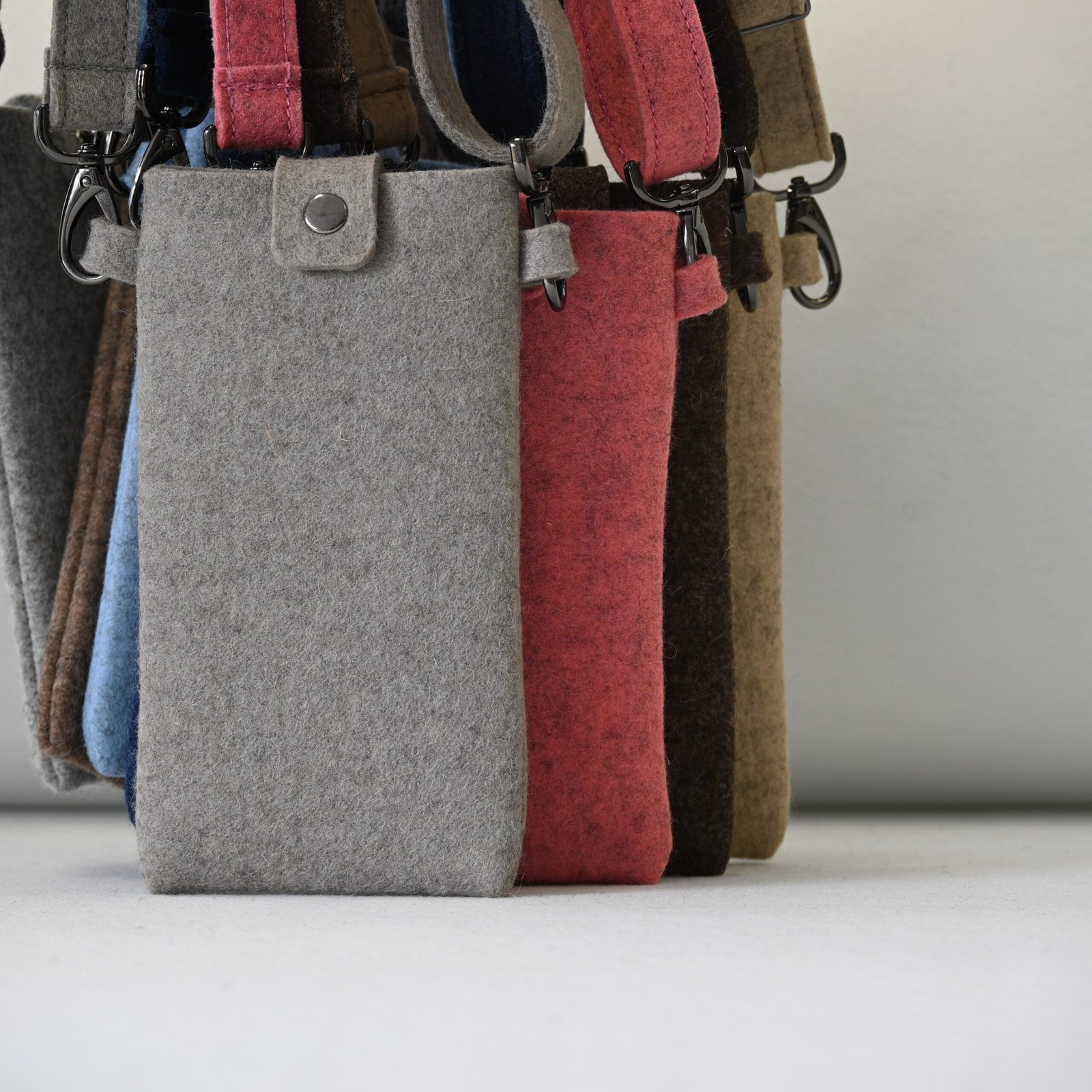 Merino vilnas filca telefona maciņš