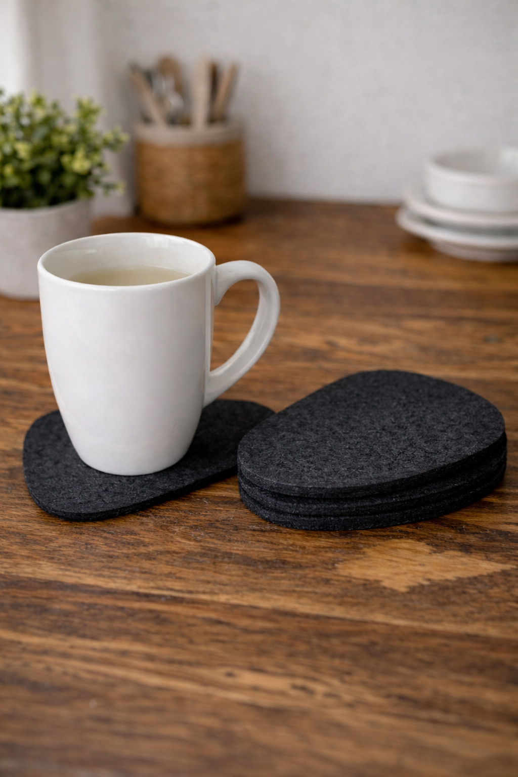 Krūzes paliktnis no merino vilnas filca